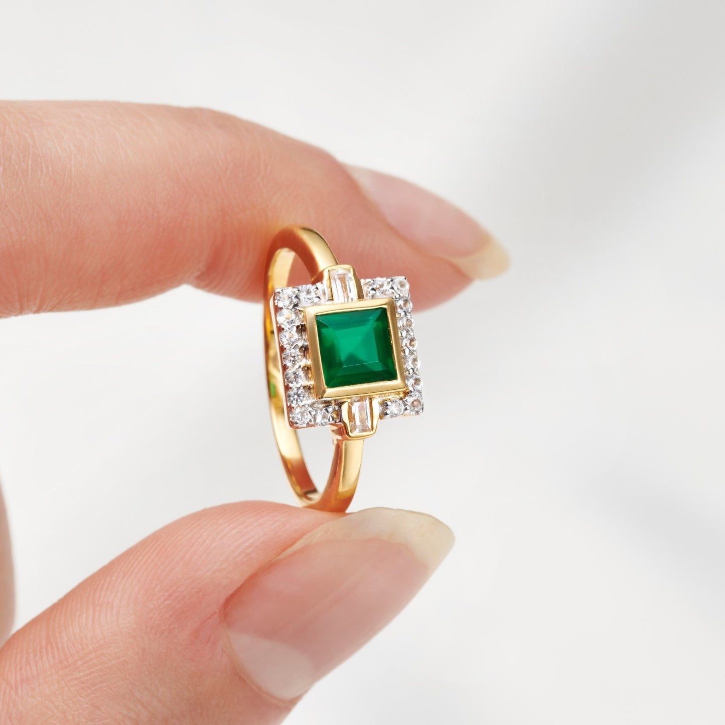 9CT YELLOW GOLD GREEN ONYX VINTAGE STYLE RING - Fool's Gold Jewellery